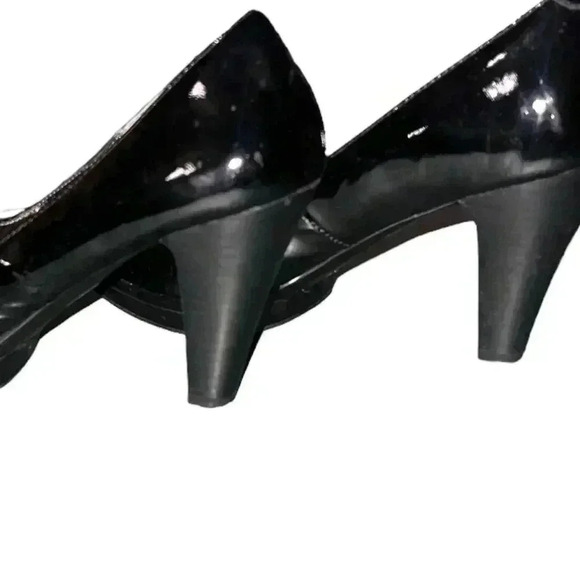 Sofft Black Patent Leather Pumps - Picture 8 of 11
